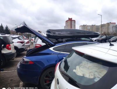 Автобокс Irbis 206 черный глянец на Tesla Model S